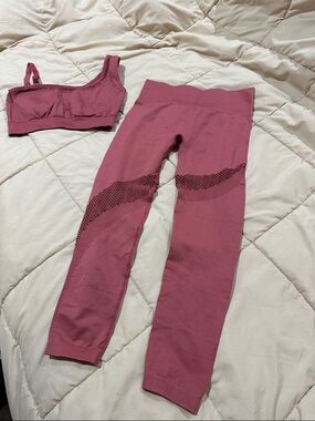 Seamless Ribbed Sports Bra & Legging Set - Dusty Rose see measurements